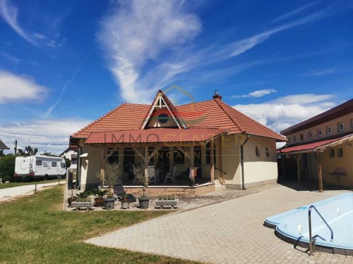 (AAA) Neuwertiges Landhaus im Bungalowstil mit Gästeappartment und Pool (CM064-5)