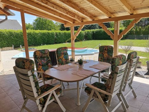 (AAA) Neuwertiges Landhaus im Bungalowstil mit Gästeappartment und Pool (CM064-5)