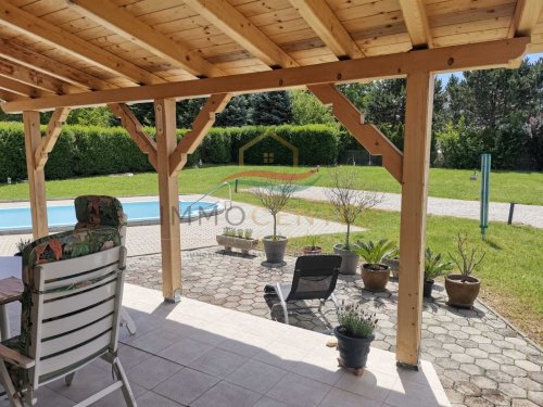 (AAA) Neuwertiges Landhaus im Bungalowstil mit Gästeappartment und Pool (CM064-5)