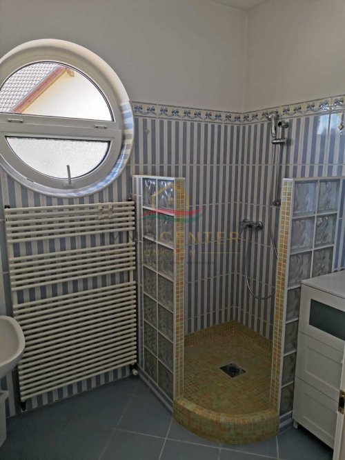 (AAA) Neuwertiges Landhaus im Bungalowstil mit Gästeappartment und Pool (CM064-5)