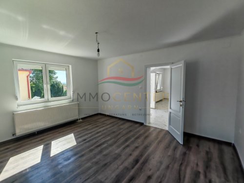 (AAA) Großes Landhaus mit Apartment &amp; viel Staufläche, auch ideal für Handwerk oder Büro (HCM217-3) — Wohnzimmer
