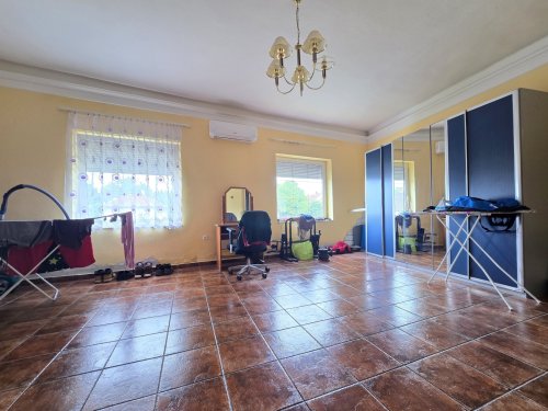 (BBA) Großes Familienhaus in schöner &amp; ruhiger Lage (KK005-2)
