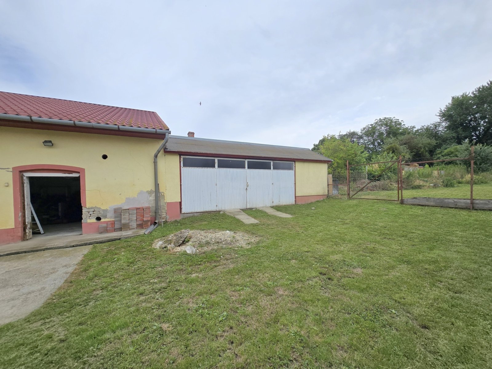(BBA) Großes Familienhaus in schöner &amp; ruhiger Lage
