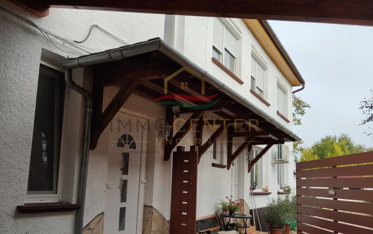 (BAA) Győr–Pinnyéd | Renoviertes Einfamilienhaus mit separater Wohneinheit, Werkstatt und  Garten (LUX022)