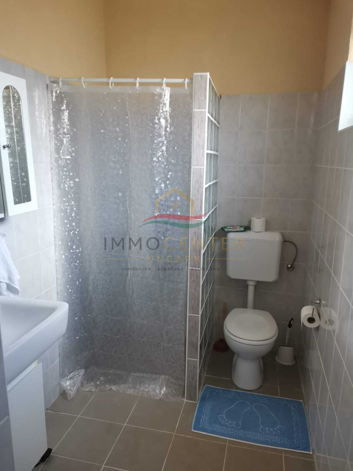 (AAA) Neuwertiges Landhaus mit Gästeappartment, Pool & Caravan-Stellplätzen (CM064-G)