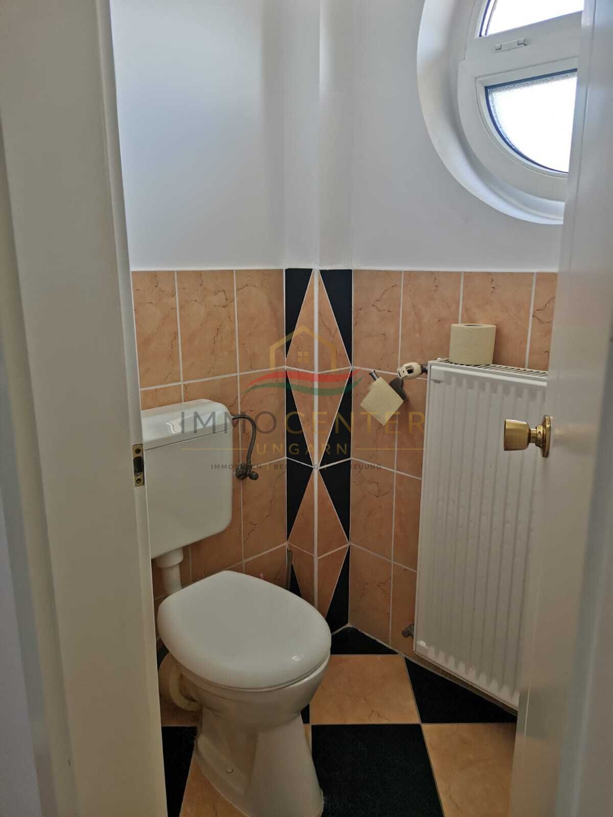 (AAA) Neuwertiges Landhaus mit Gästeappartment, Pool & Caravan-Stellplätzen (CM064-G)