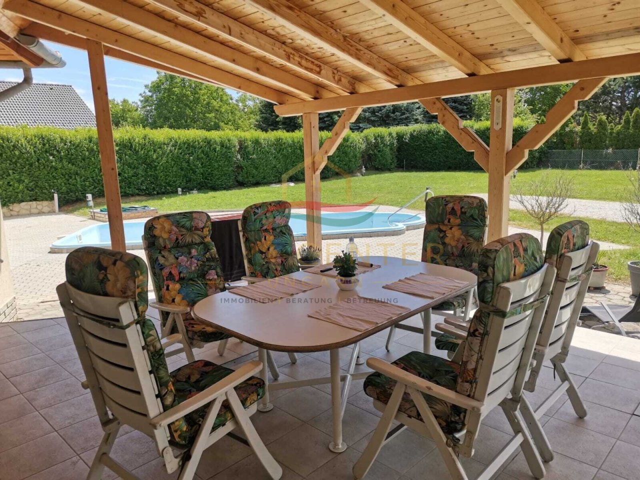 (AAA) Neuwertiges Landhaus mit Gästeappartment, Pool &amp; Caravan-Stellplätzen (CM064-G)
