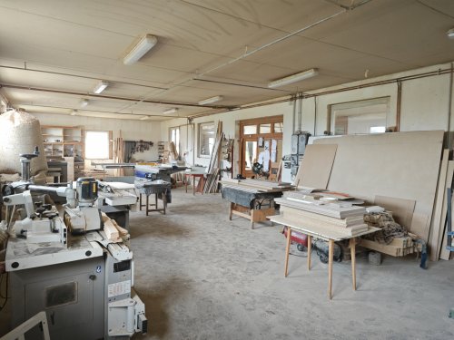 (AAAB) Schreinerei am Balaton mit vollen Auftragsbüchern &amp; Wohnhaus (CM125-2)