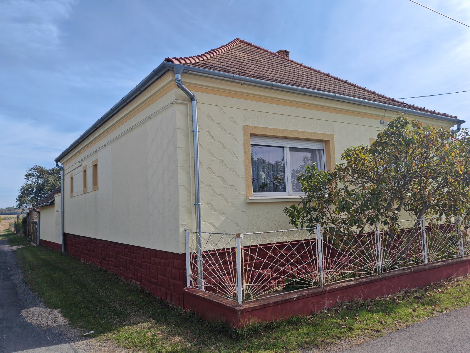 (BAA) Komplett renoviertes Landhaus in ruhiger Lage (CM1355)