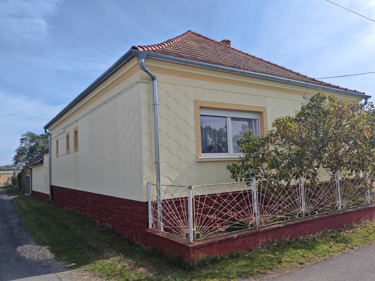 (BAA) Komplett renoviertes Landhaus in ruhiger Lage (CM1355)
